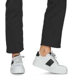 Baskets Mode^Armani Exchange - XDX134