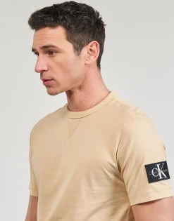 T-shirts & Polos^Calvin Klein Jeans - BADGE REGULAR TEE Beige