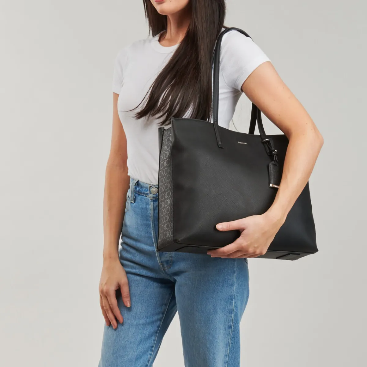 Cabas / Sacs Shopping^Calvin Klein Jeans - CK MUST MEDIUM SHOPPER_MONO Noir