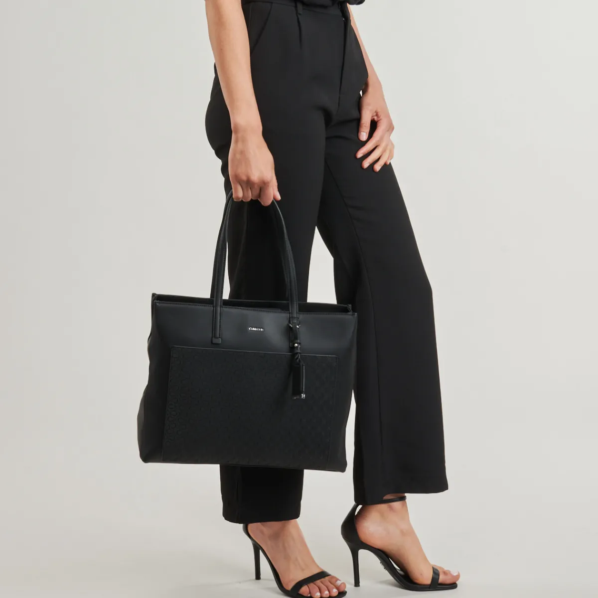Sacs À Main^Calvin Klein Jeans - CK MUST MEDIUMSHOPPER_MONO Noir