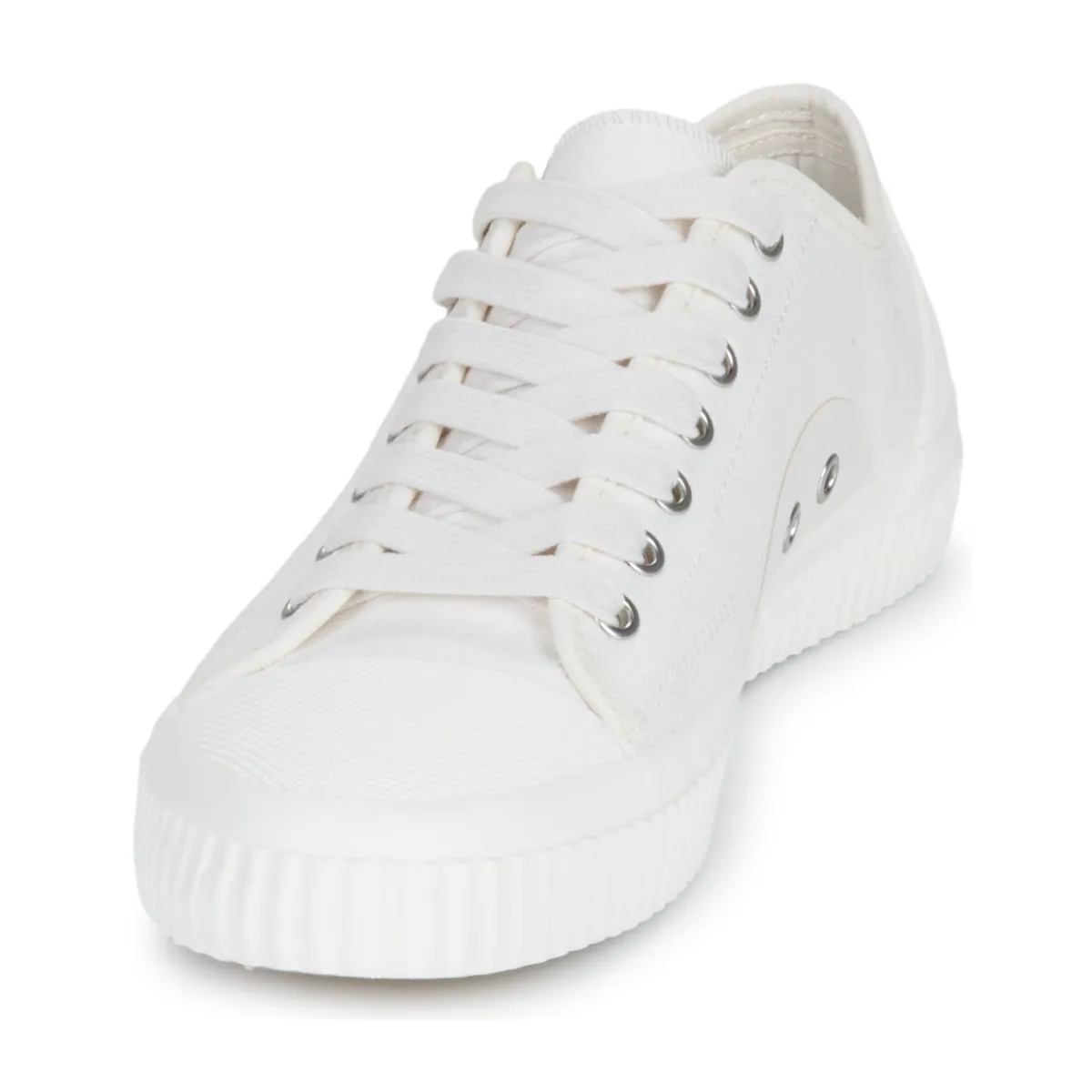 Baskets Mode^Fred Perry - HUGHES LOW CANVAS Blanc