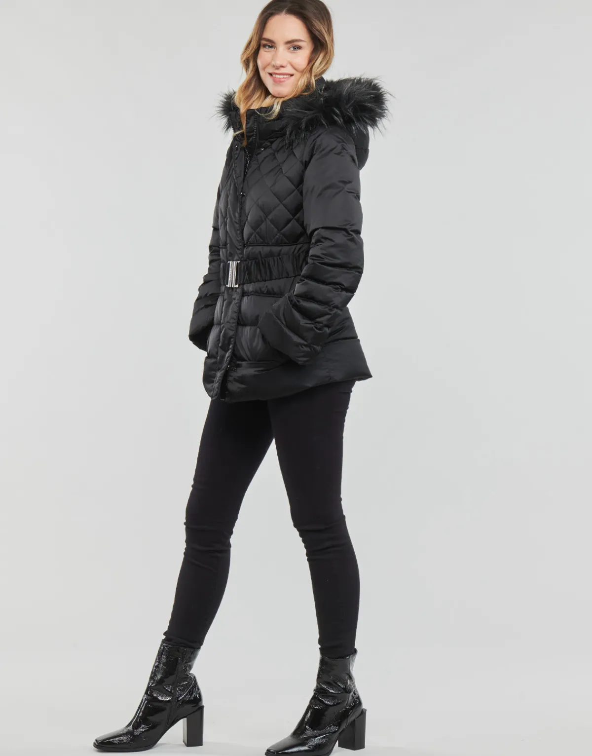 Manteaux^Guess - LAURIE DOWN JACKET Noir