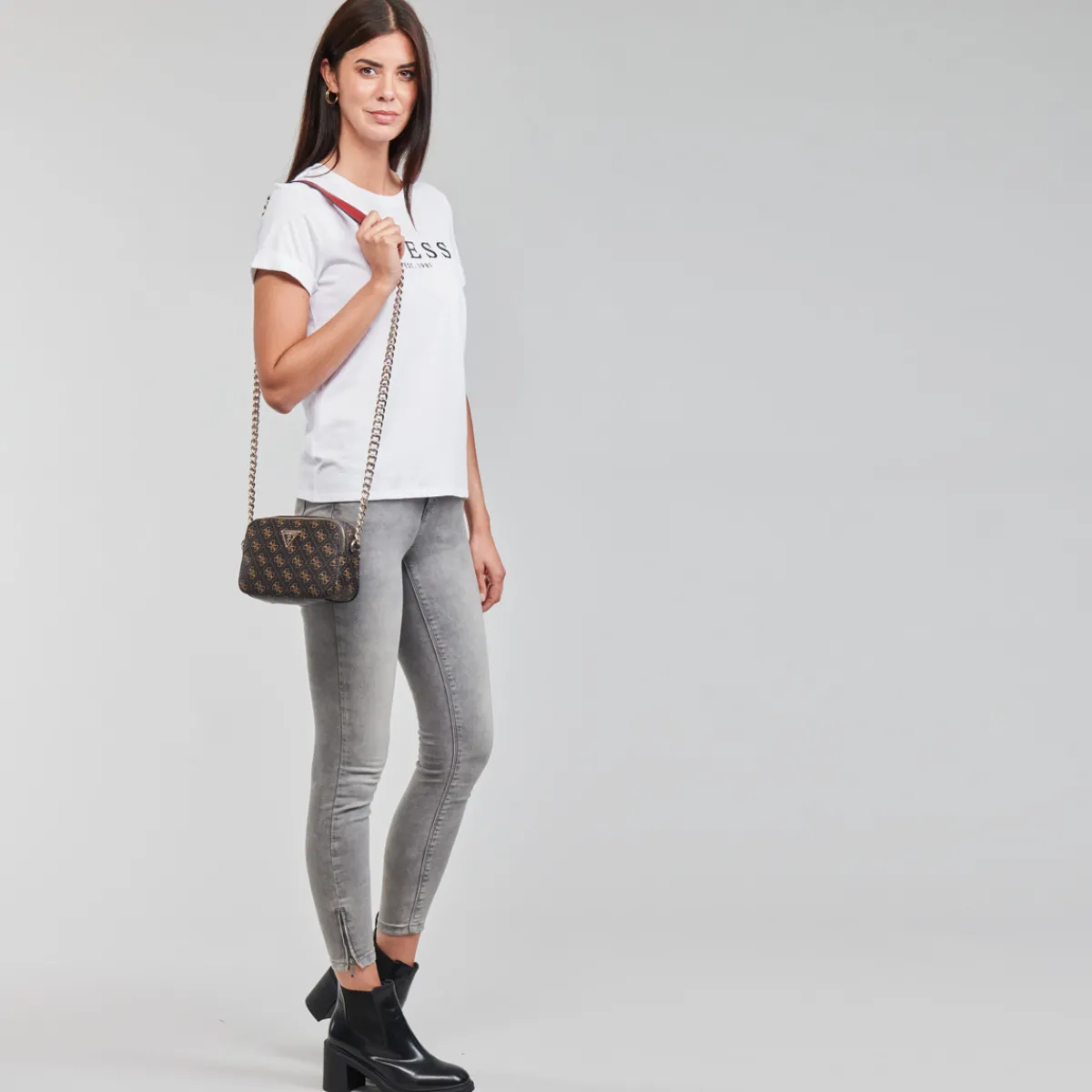 Besaces / Sacs Bandoulière^Guess - NOELLE CROSSBODY CAMERA Marron