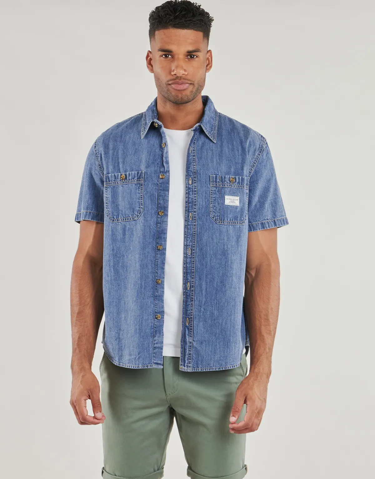 Chemises^Guess - REGULAR SS DENIM SHIRT Jean