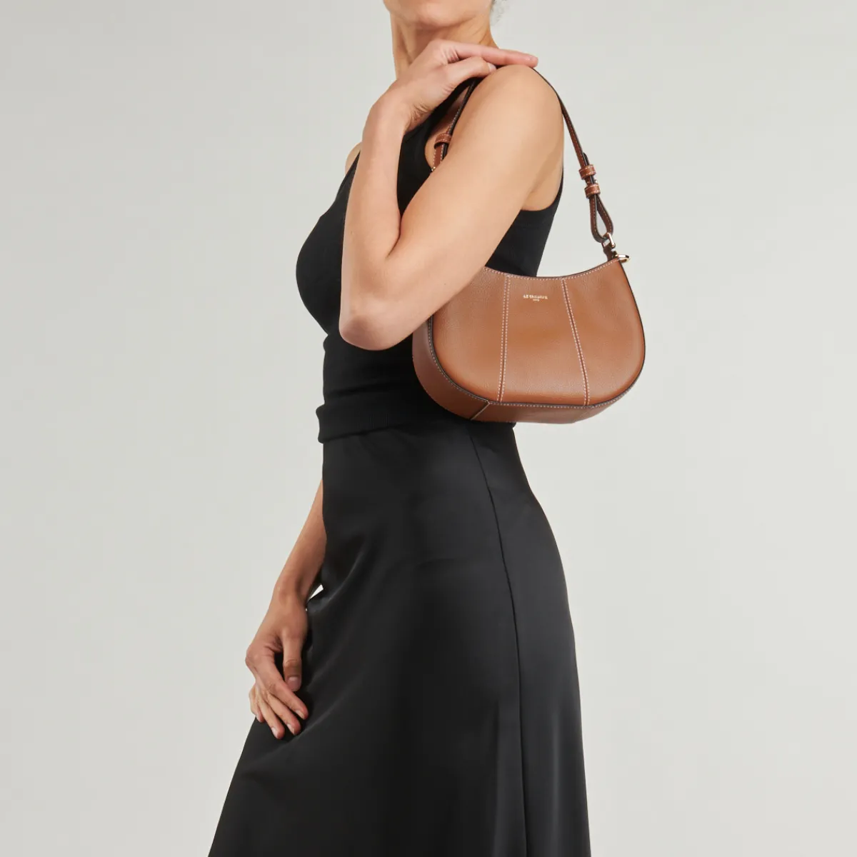 Sacs À Main^Le Tanneur - JULIETTE SMALL HALF MOON Camel
