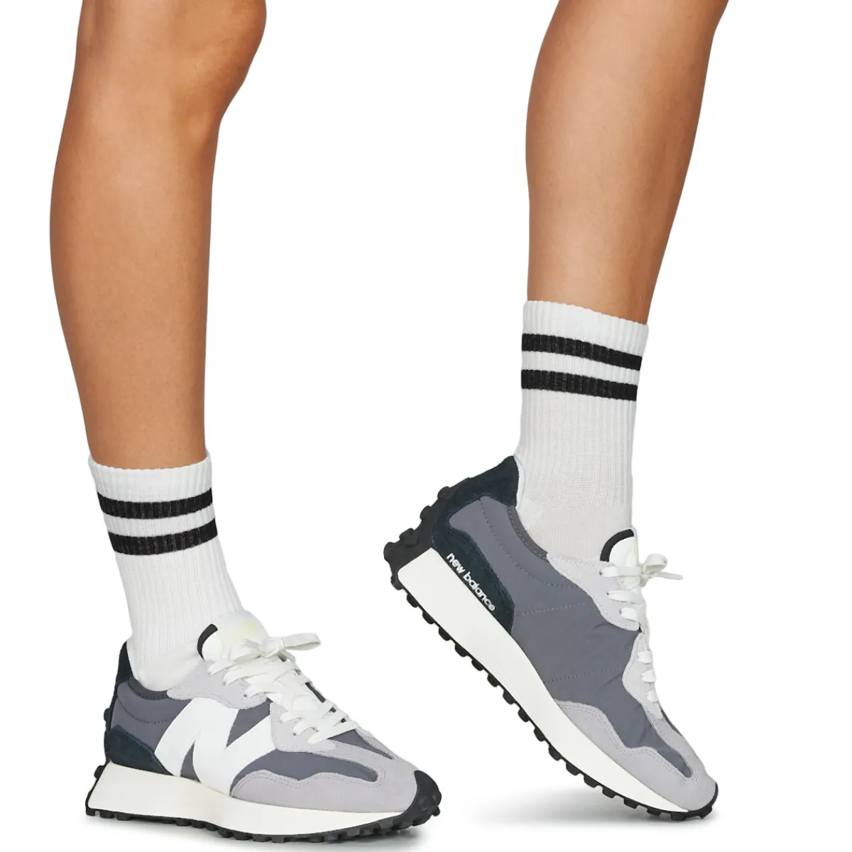 Baskets Mode^New Balance - 327 Gris