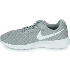 Baskets Mode^Nike - TANJUN Gris